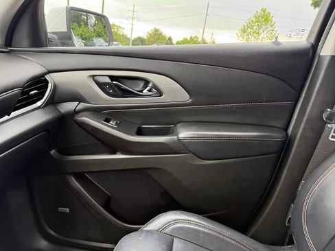 Certified 2021 Chevrolet Traverse LT w/ LT Premium Package AWD/4WD image 38