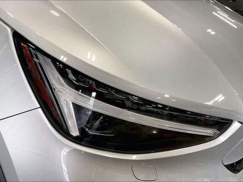 Certified 2023 Volvo XC40 Recharge Ultimate image 32