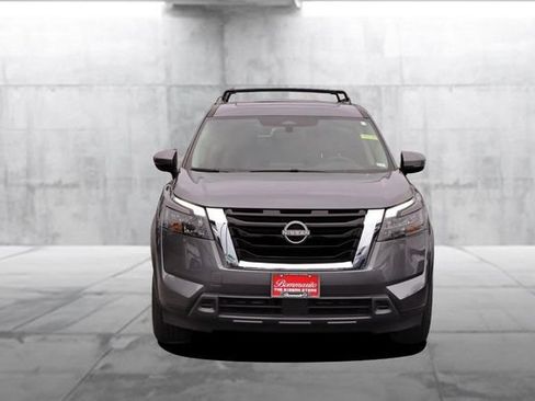 Certified 2025 Nissan Pathfinder SV w/ SV Premium Package FWD image 4