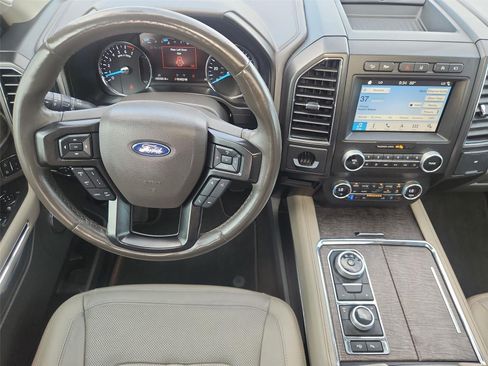 Used 2019 Ford Expedition Limited w/ Equipment Group 302A AWD/4WD image 18