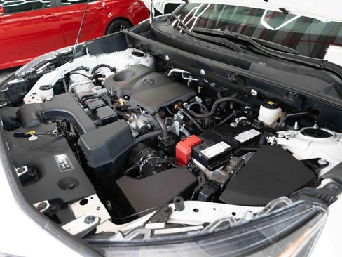 Used 2025 Toyota RAV4 XLE AWD/4WD image 33