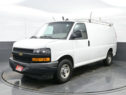 Used 2019 Chevrolet Express 3500 w/ Driver Convenience Package image 2