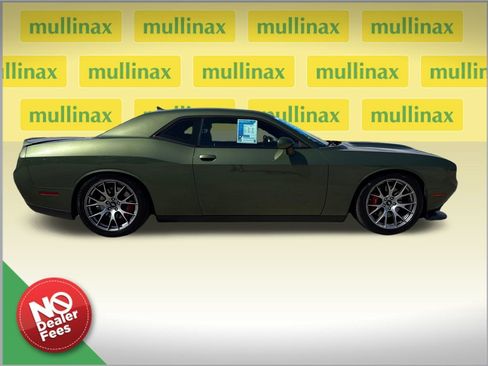 Used 2022 Dodge Challenger R/T w/ Performance Handling Group image 2