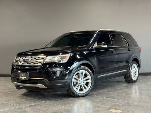 Used 2018 Ford Explorer XLT w/ Equipment Group 202A image 1