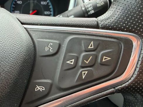 Used 2020 Chevrolet Equinox LS w/ LS Convenience Package FWD image 25