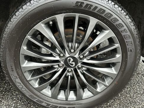 Certified 2024 INFINITI QX80 Sensory image 11