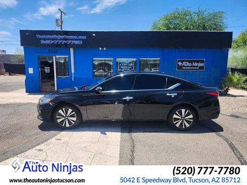 Used 2019 Nissan Altima 2.5 SV FWD image 1