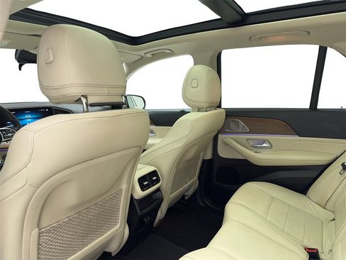 Used 2022 Mercedes-Benz GLE 350 4MATIC w/ AMG Line Exterior image 41