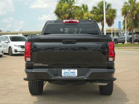 Used 2025 Chevrolet Colorado W/T w/ WT Convenience Package II RWD image 5