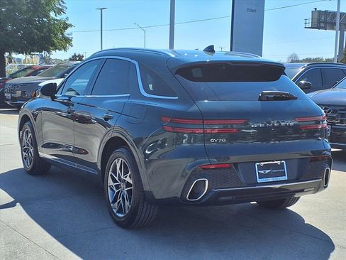 Used 2022 Genesis GV70 2.5T w/ Advanced Package image 4