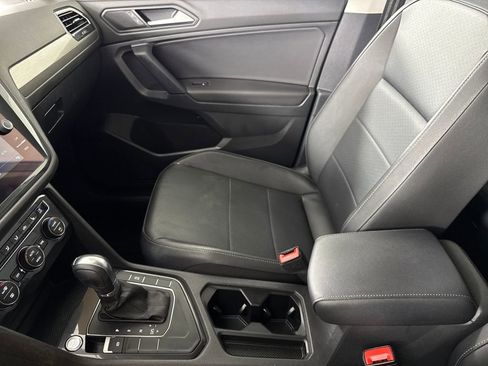 Used 2019 Volkswagen Tiguan SE image 19