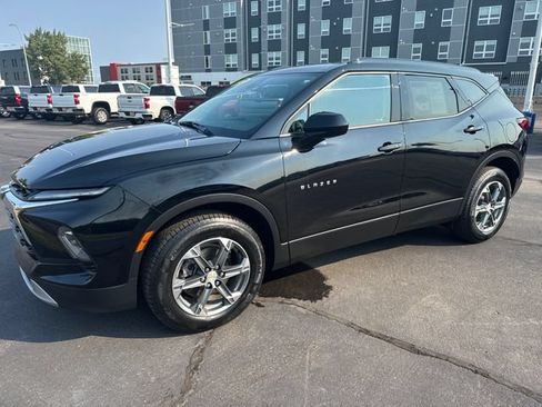 Used 2024 Chevrolet Blazer LT w/ Convenience Package FWD image 1