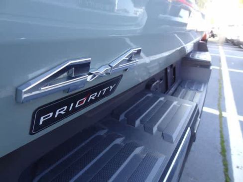 Used 2025 Toyota Tundra Limited AWD/4WD image 7