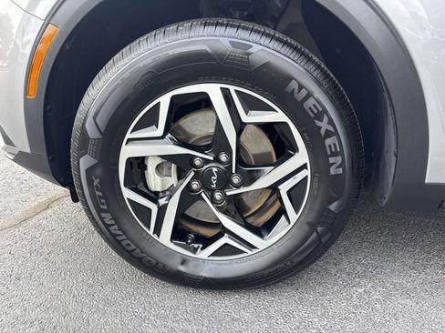 Used 2025 Kia Sportage LX image 29