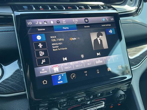 Used 2023 Jeep Grand Cherokee Trailhawk AWD/4WD image 12