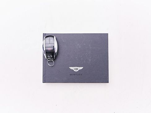 Used 2023 Bentley Bentayga Extended Wheelbase image 91