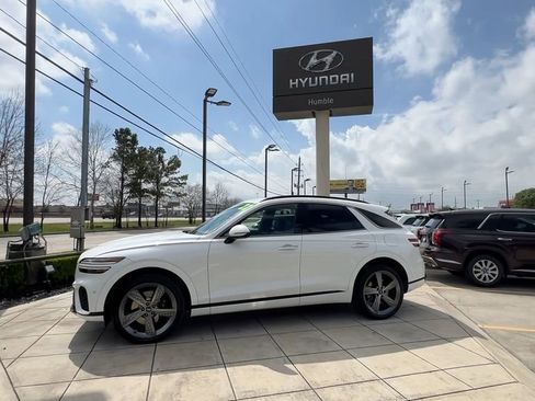 Used 2022 Genesis GV70 3.5T Sport w/ Sport Prestige Package image 5