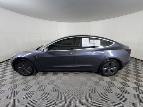 Used 2019 Tesla Model 3 Performance image 4