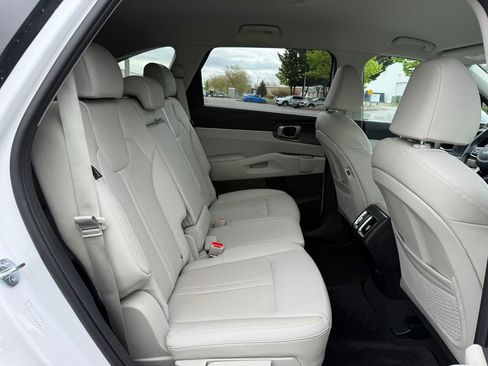 Certified 2025 Kia Sorento S FWD image 14