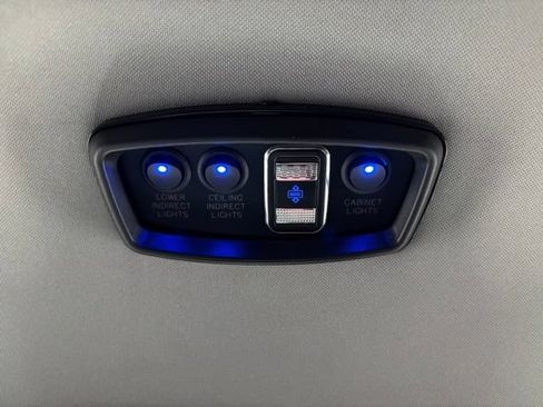 Used 2025 Ford Transit 150 Low Roof AWD image 38