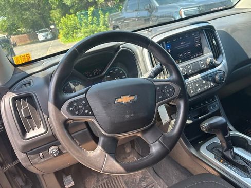 Used 2019 Chevrolet Colorado LT w/ LT Convenience Package AWD/4WD image 13