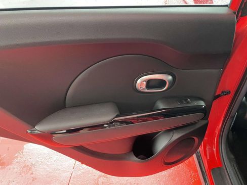 Used 2016 Kia Soul + w/ Audio Package image 18