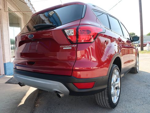 Used 2019 Ford Escape Titanium FWD image 8