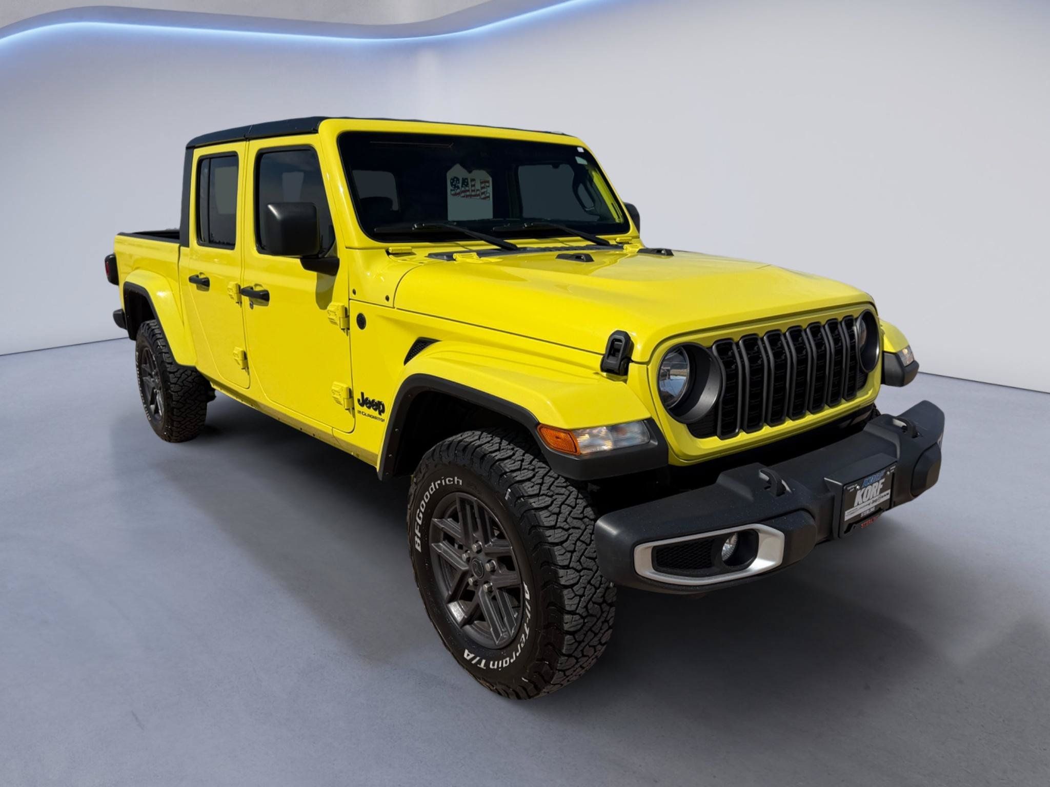 Used 2024 Jeep Gladiator Sport AWD/4WD image 3