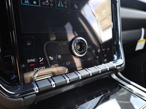 New 2026 GMC Yukon AT4 Ultimate AWD/4WD image 16