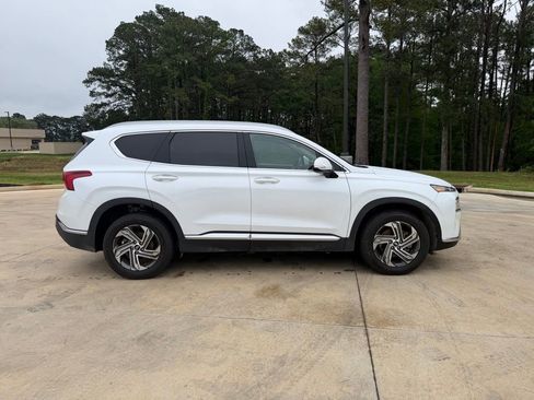 Used 2021 Hyundai Santa Fe SEL w/ Convenience + Premium Package FWD image 3