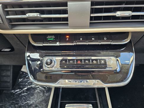 New 2025 Lincoln Corsair Reserve w/ Jet Appearance Package image 21