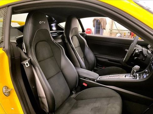 Used 2022 Porsche 718 Cayman GT4 RWD image 7