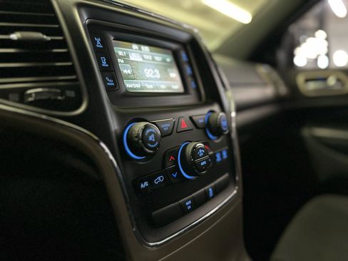 Used 2015 Jeep Grand Cherokee Laredo w/ Quick Order Package 23E AWD/4WD image 25