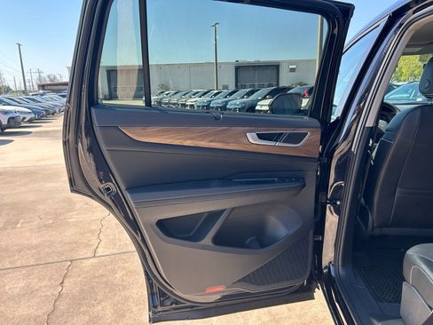 Certified 2024 Volkswagen Atlas SE image 62