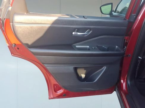 Used 2024 Nissan Pathfinder Platinum w/ Cargo Package image 25