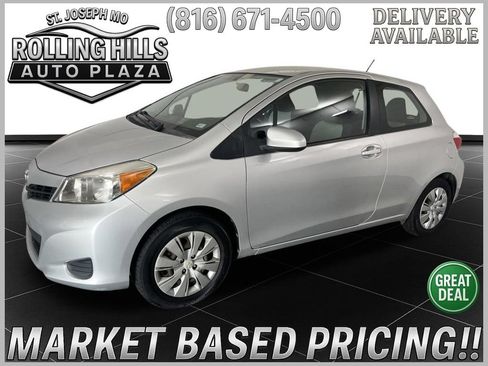 Used 2012 Toyota Yaris LE FWD image 1