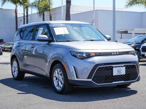 Used 2023 Kia Soul S FWD image 3