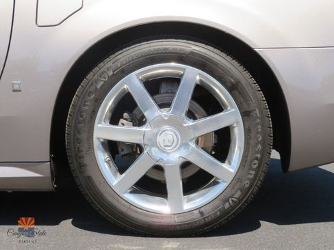 Used 2004 Cadillac XLR RWD image 18