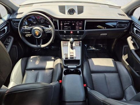 Used 2023 Porsche Macan AWD/4WD image 17