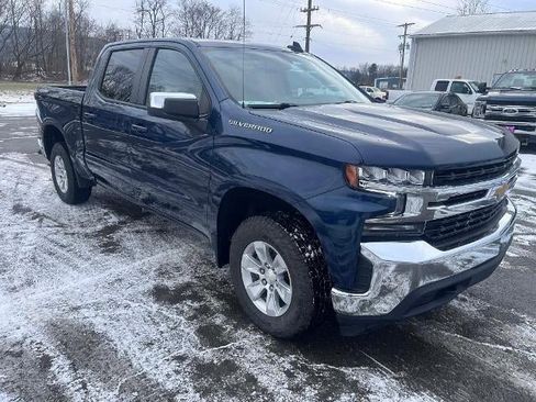 Used 2021 Chevrolet Silverado 1500 LT image 2