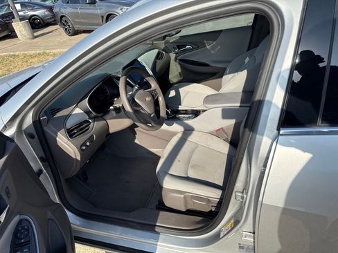 Used 2022 Chevrolet Malibu LS FWD image 19