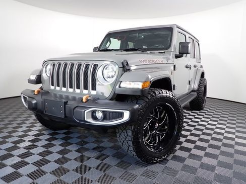 Used 2022 Jeep Wrangler Unlimited Sahara AWD/4WD image 2