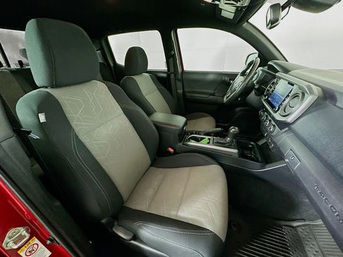 Used 2020 Toyota Tacoma TRD Off-Road image 26