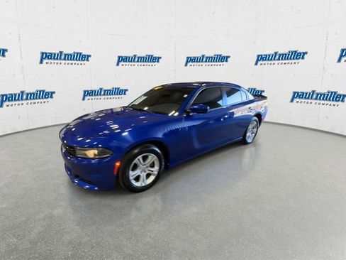 Used 2020 Dodge Charger SXT w/ Leather Interior Group image 5