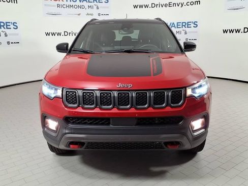 Used 2023 Jeep Compass Trailhawk AWD/4WD image 2