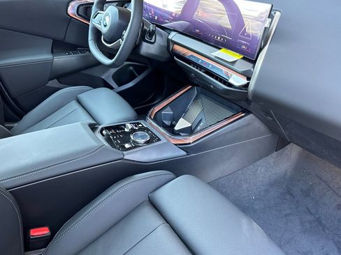 Used 2025 BMW X3 xDrive30i w/ Premium Package image 17