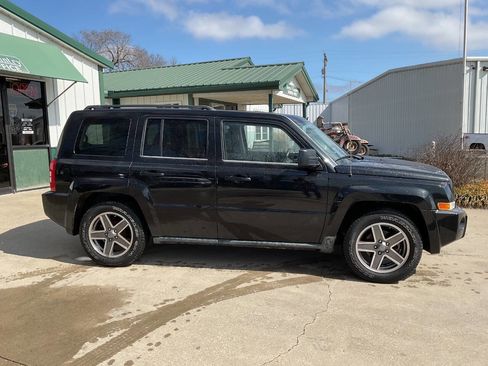 Used 2010 Jeep Patriot Sport image 2
