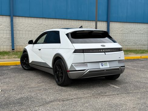 Used 2022 Hyundai Ioniq 5 Limited image 5