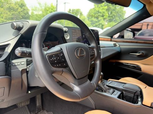 Used 2022 Lexus ES 250 w/ Premium Package AWD/4WD image 16