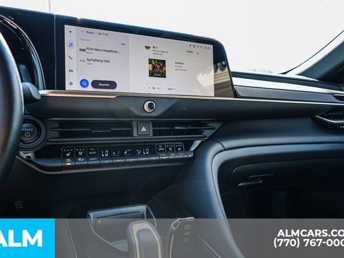 Used 2025 Toyota Crown Signia image 42